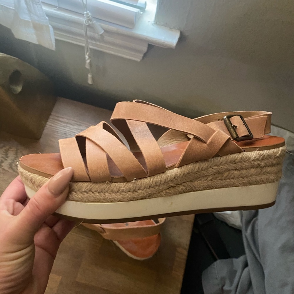 Lucky Brand Platform Sandals
